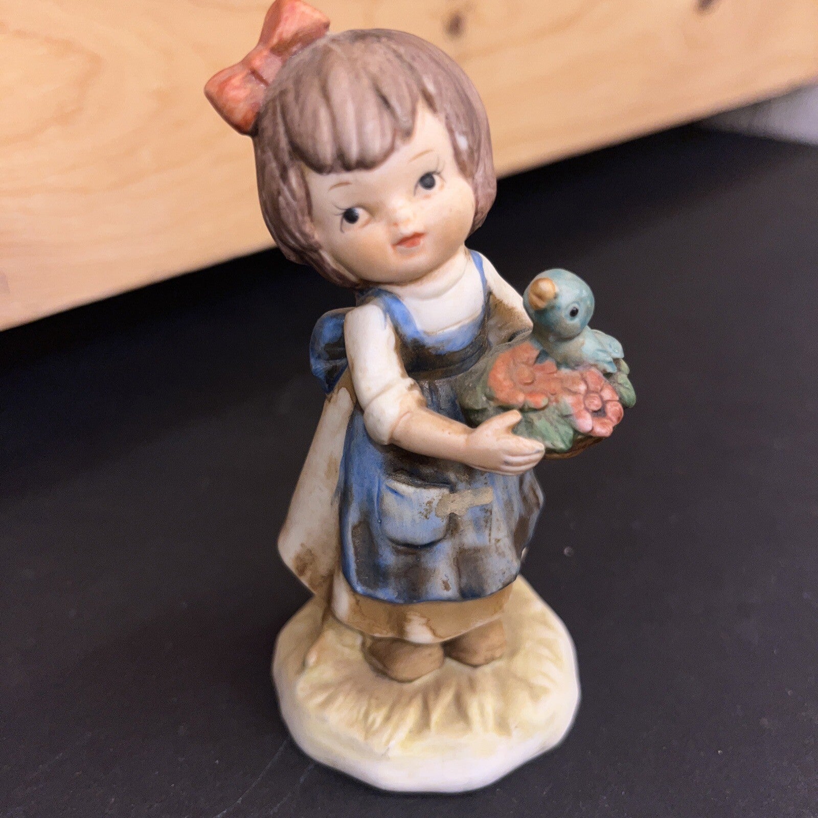 LEFTON CHINA FIGURINE - GIRL w/BIRD NEST FLOWERS - 02732 (CI1F)