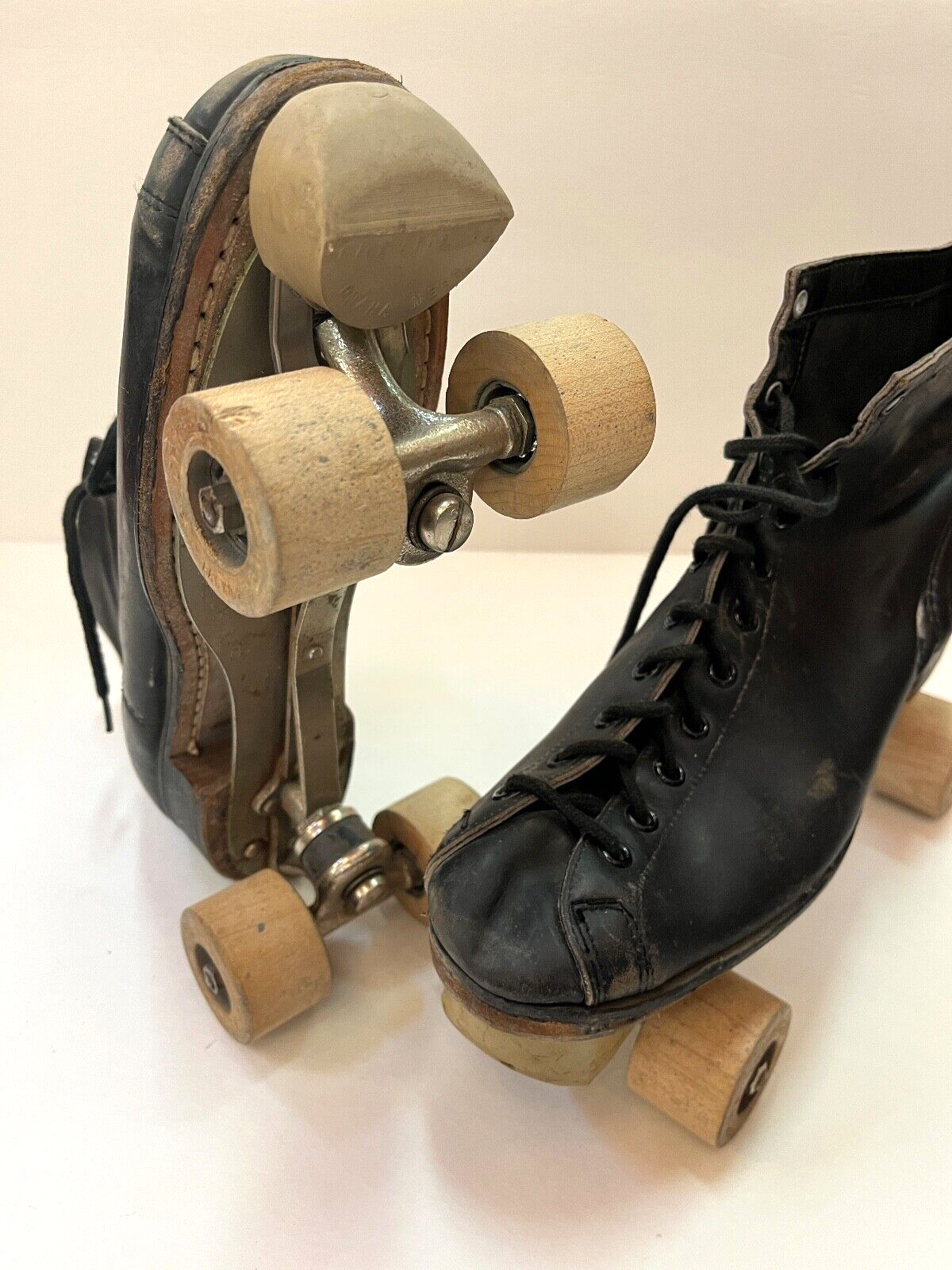 Vintage Roller Skate Ware Bros Black Leather Roller Skates Wood Wheels Box case