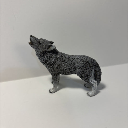 2009 Schleich Howling Gray Wolf Coyote Dog Toy  Retired