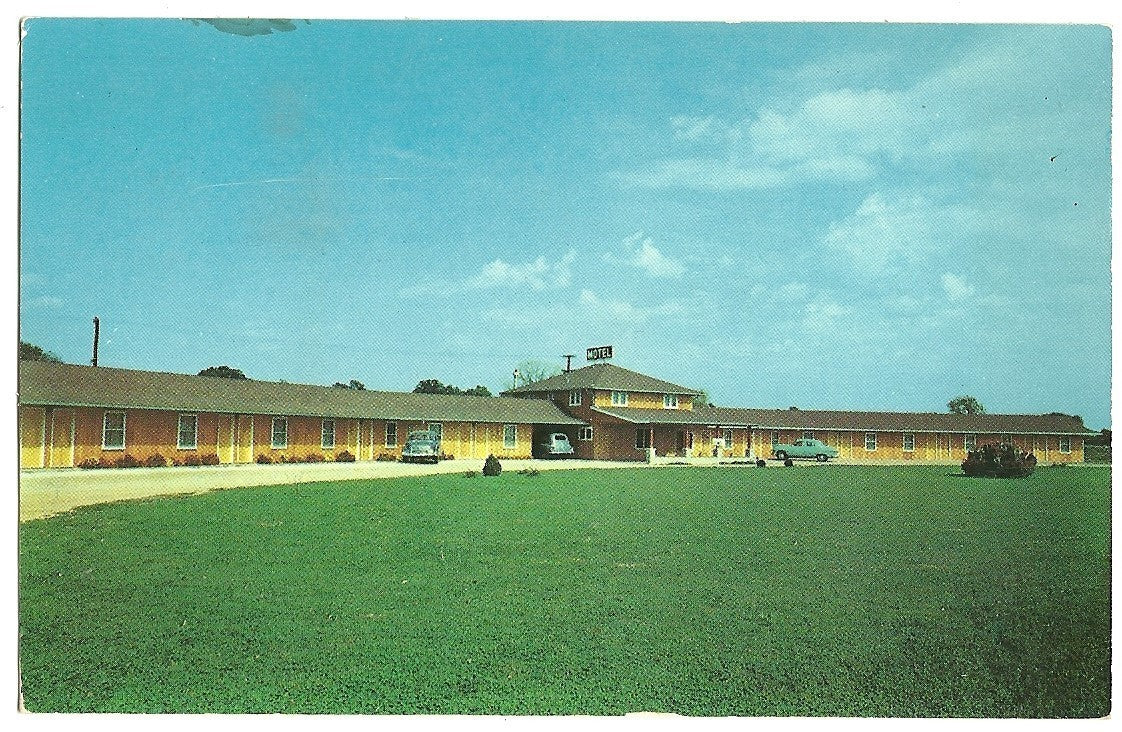 Elmortel Hotel Motel Famers City Illinois IL Postcard
