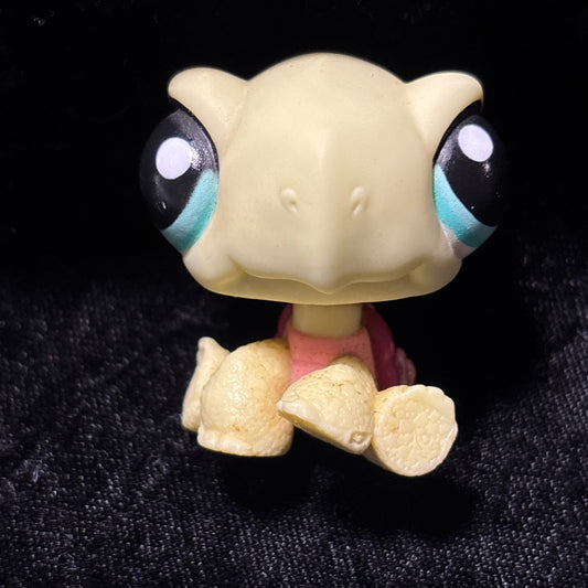 Littlest Pet Shop LPS  Turtle #1597 Pink Shell Blue Green Eyes
