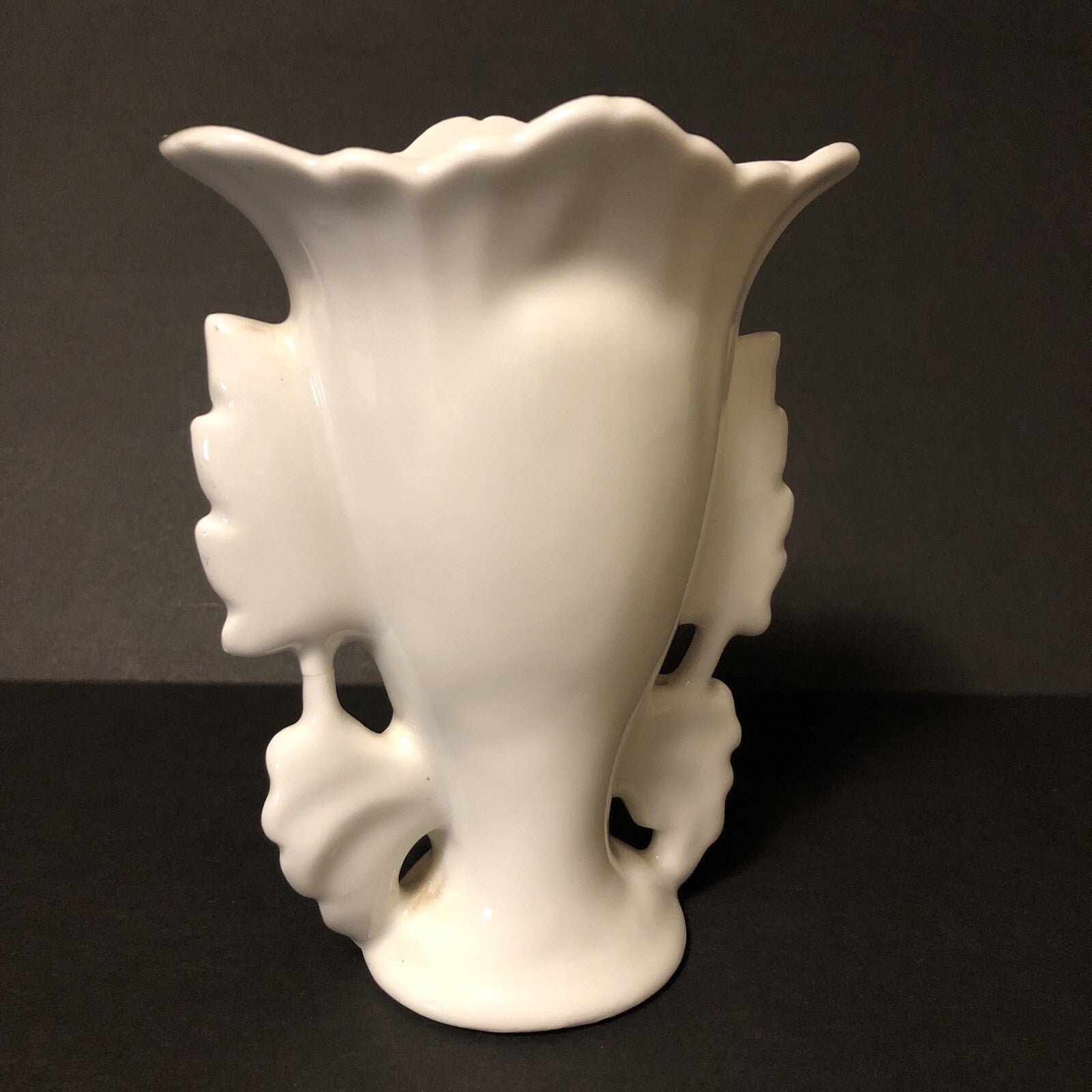 Mogi Das Cruzes Hand Painted Porcelain Vase Brazil 6" tall x 5" wide x 3" deep