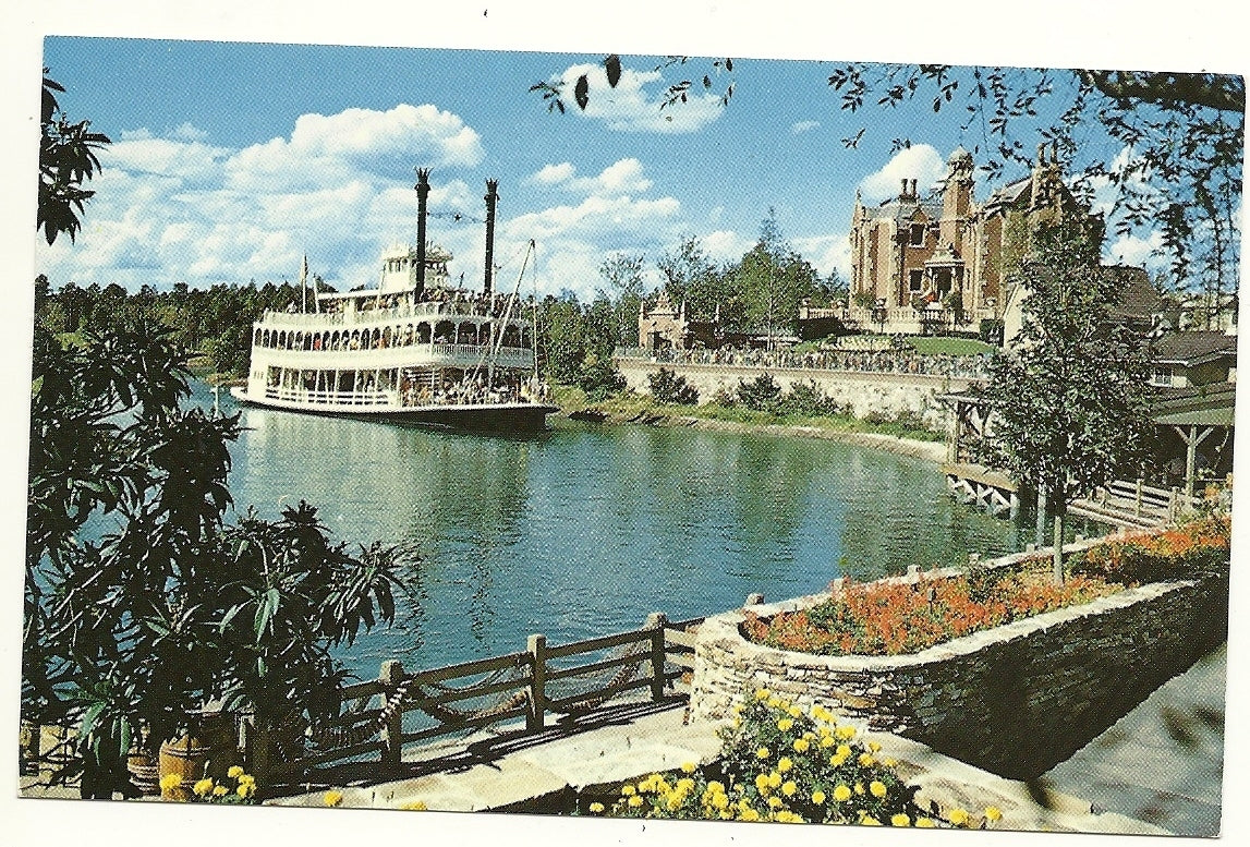 Steamboat Walt Disney World Disneyland Cruising River  Amusement Park
