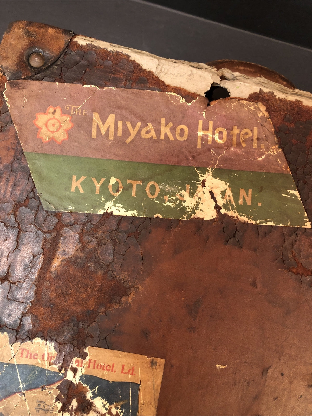 Antique Leather Hat Box silk lined International Hotel stamps stickers Japan