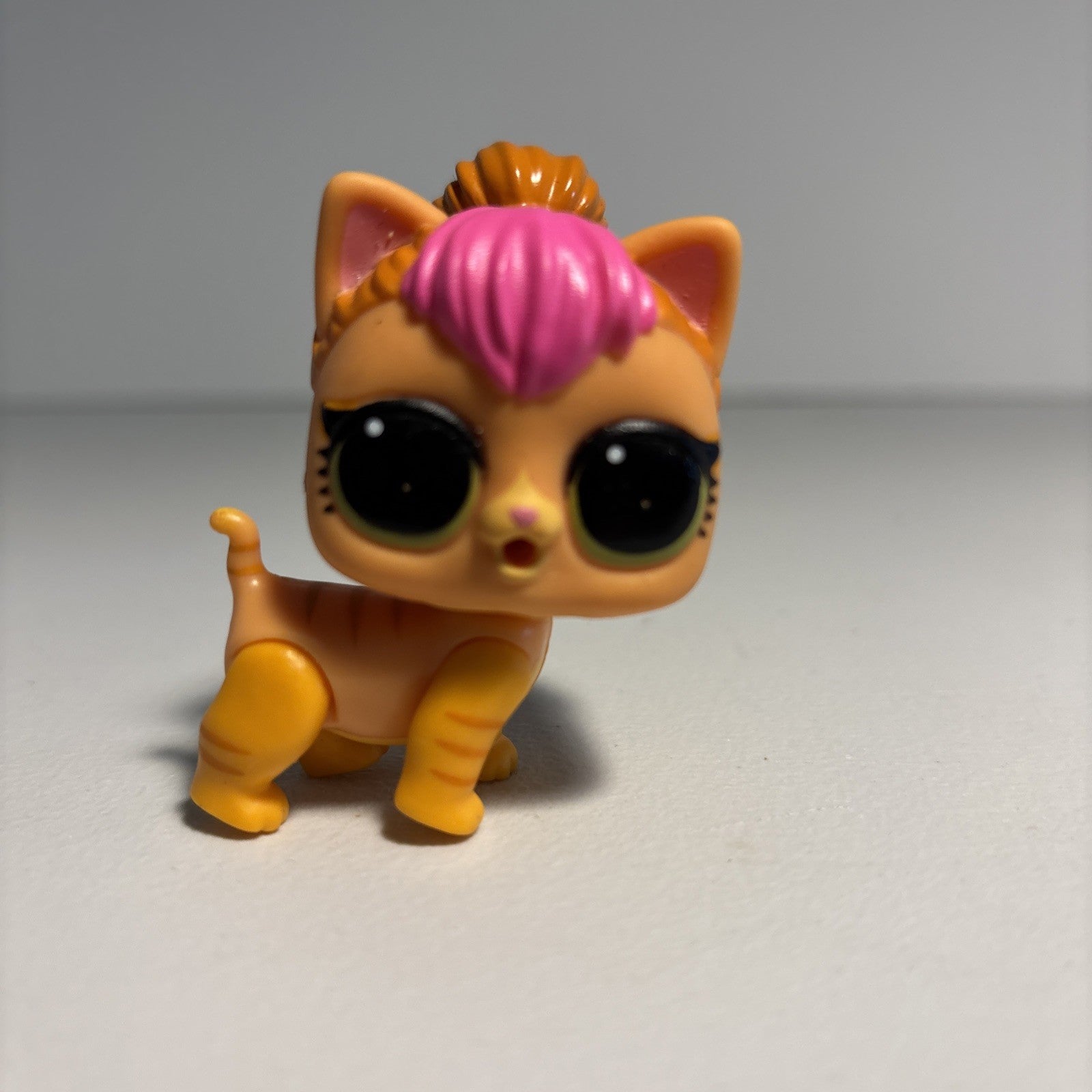 LOL Surprise Big Pet Neon Kitty Orange with Pink Bangs Pet Series 3