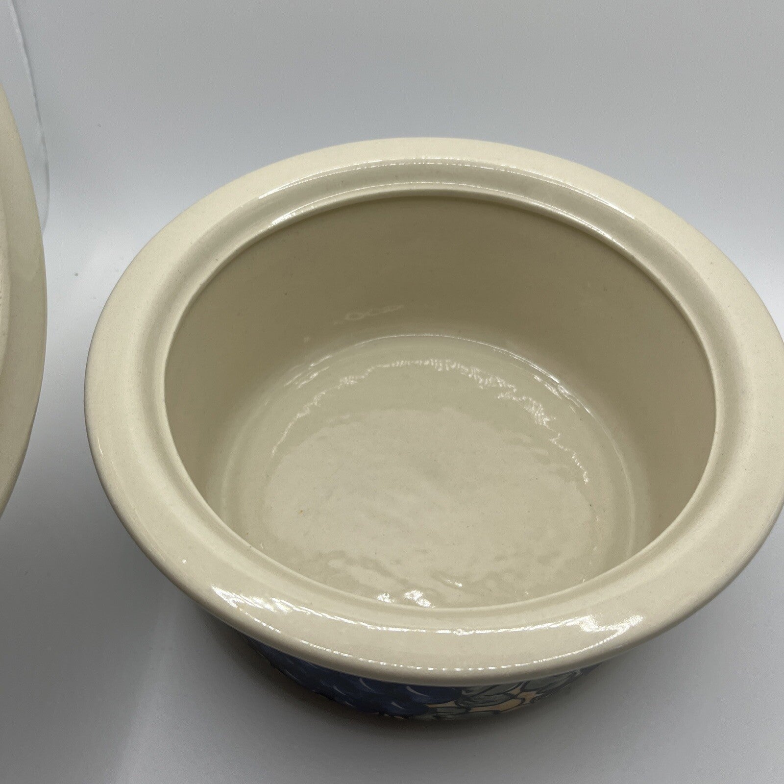 Boleslawiec Poland Round Stoneware Casserole Baker With Lid Hand Painted 7.75”