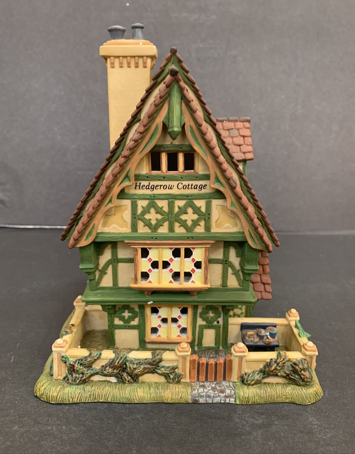 Department 56 Dickens Village - "Hedgerow Garden Cottage"