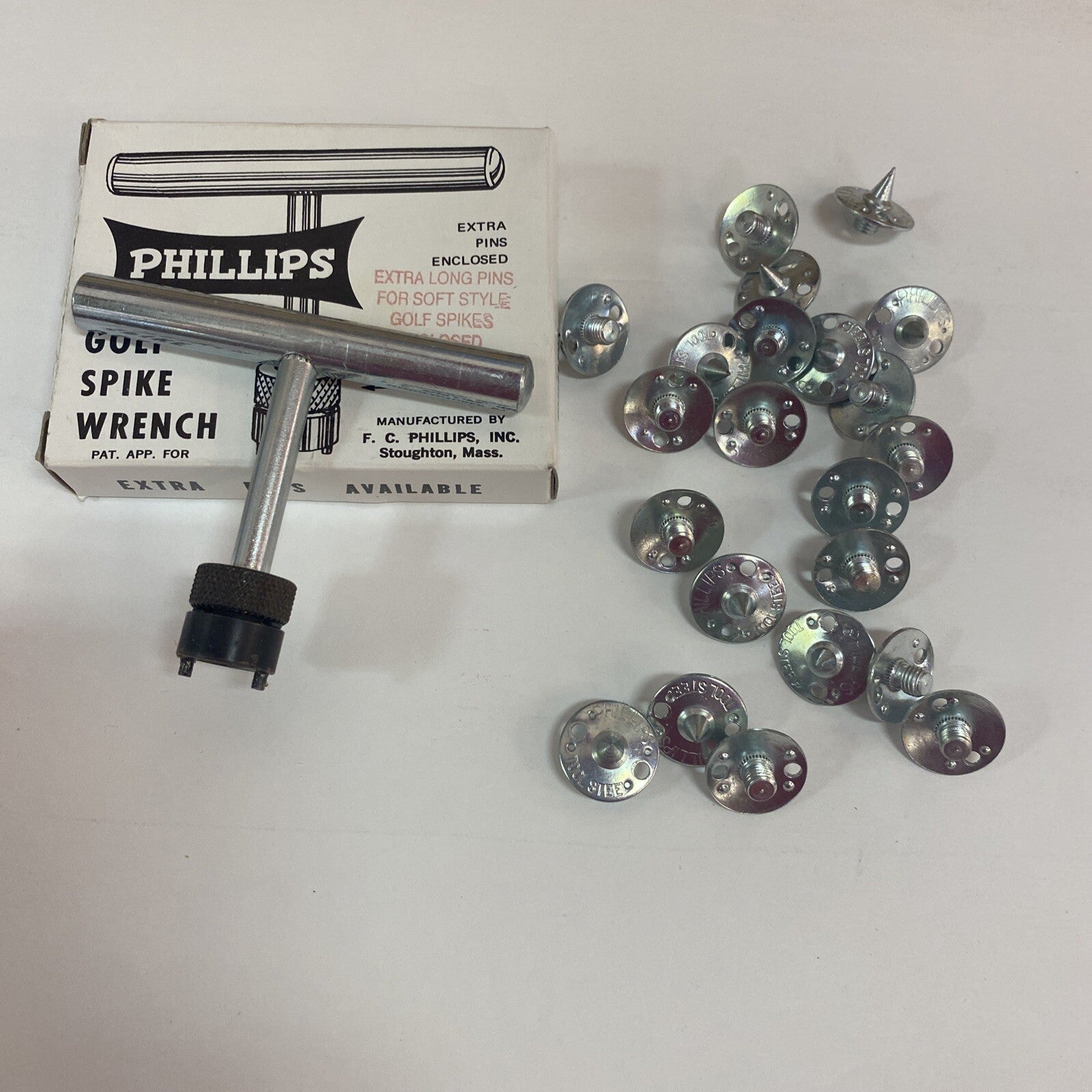 VINTAGE PHILLIPS GOLF SHOES SPIKE WRENCH  22 EXTRA PINS! ORIGINAL BOX 