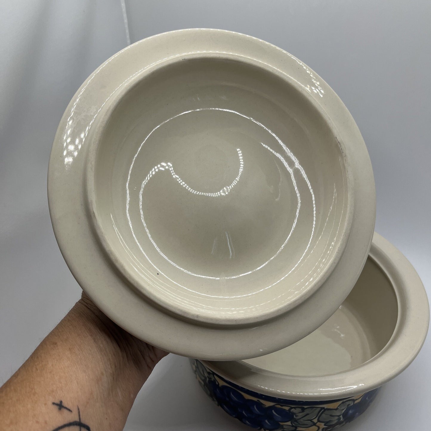 Boleslawiec Poland Round Stoneware Casserole Baker With Lid Hand Painted 7.75”