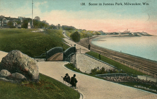 138 Scene In Juneau Park Milwaukee  WIS Wisconsin Postcard