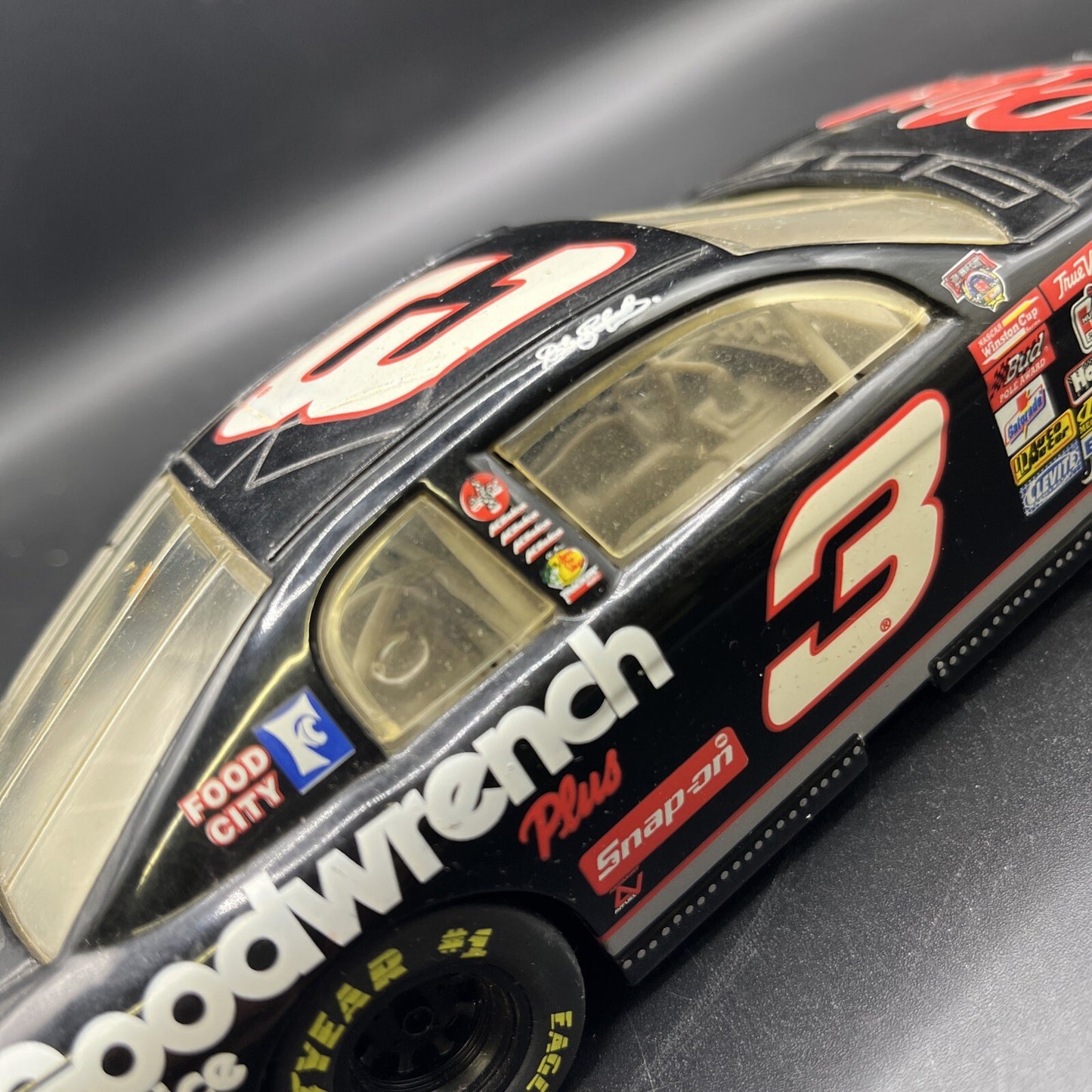Dale Earnhardt Sr #3 GM Goodwrench 1:32 scale die cast 