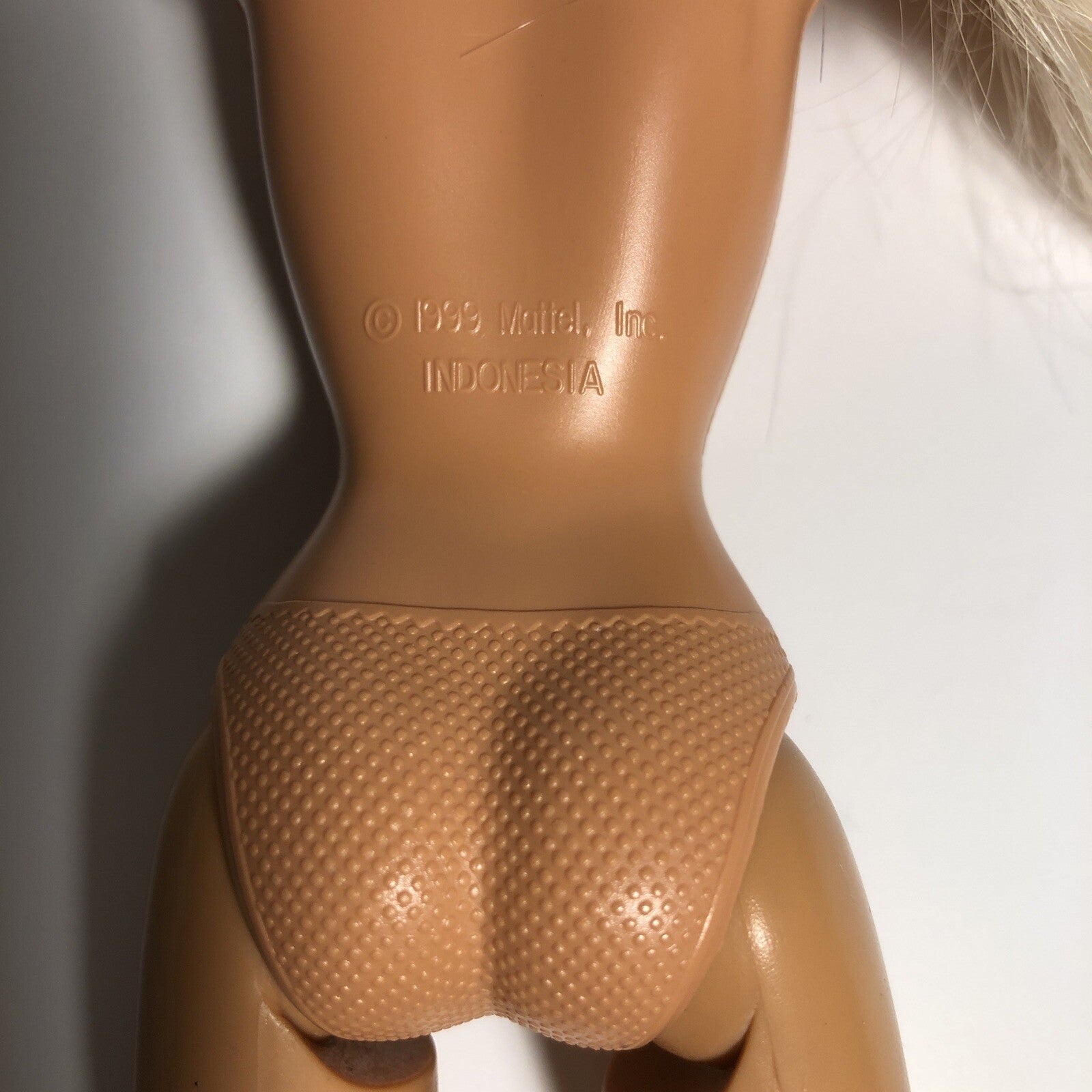 Platinum Blonde Barbie Doll Blue Eyes Hot Pink Lips Articulated Indonesia Toy