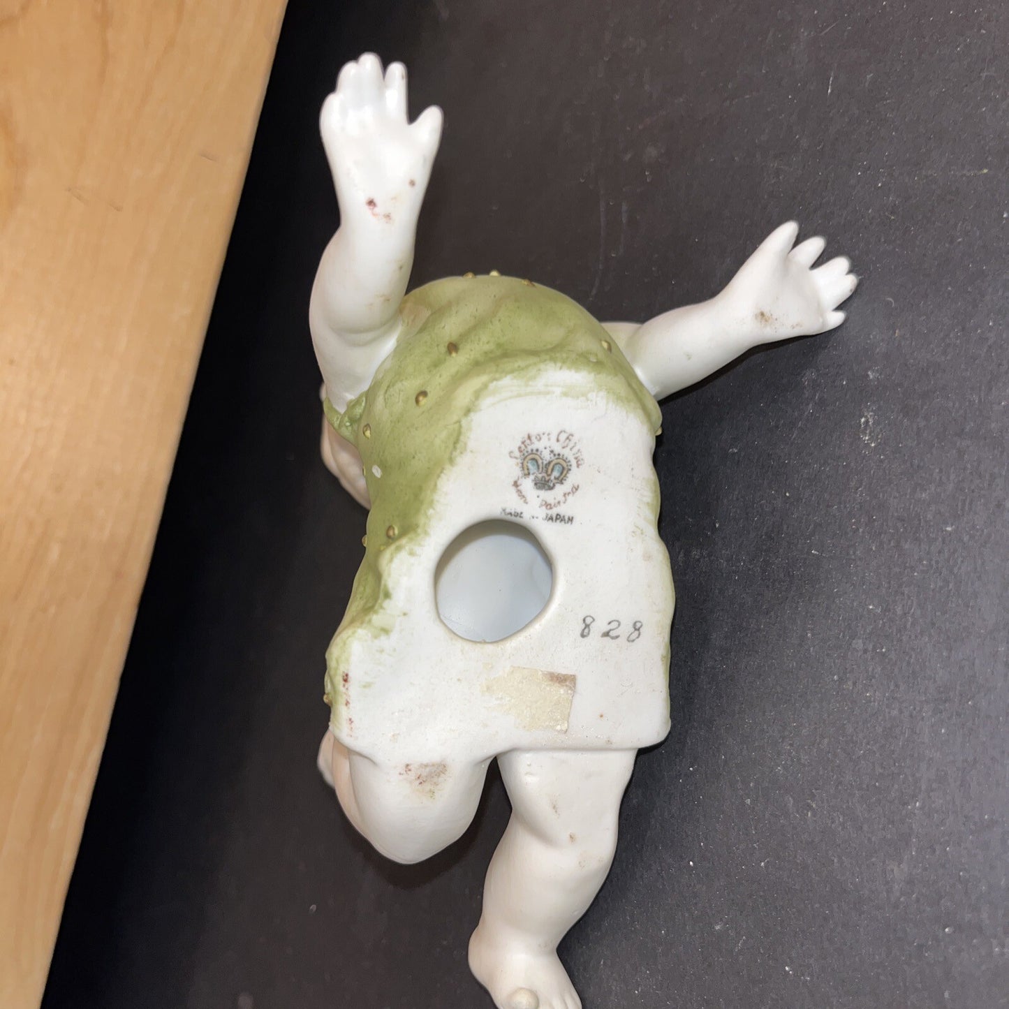LEFTON Porcelain Piano Baby crawling figurine in romper 5"