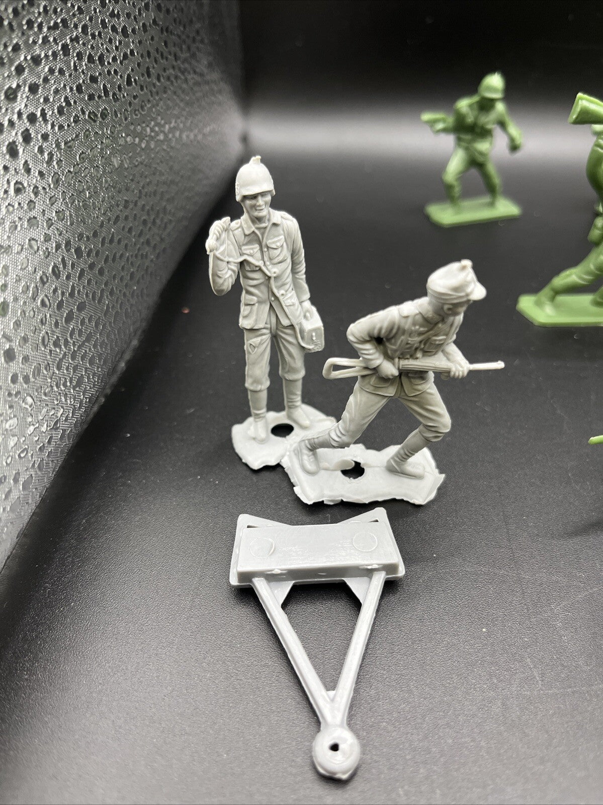 Vintage Green & Grey Plastic Army Men  17 Pc