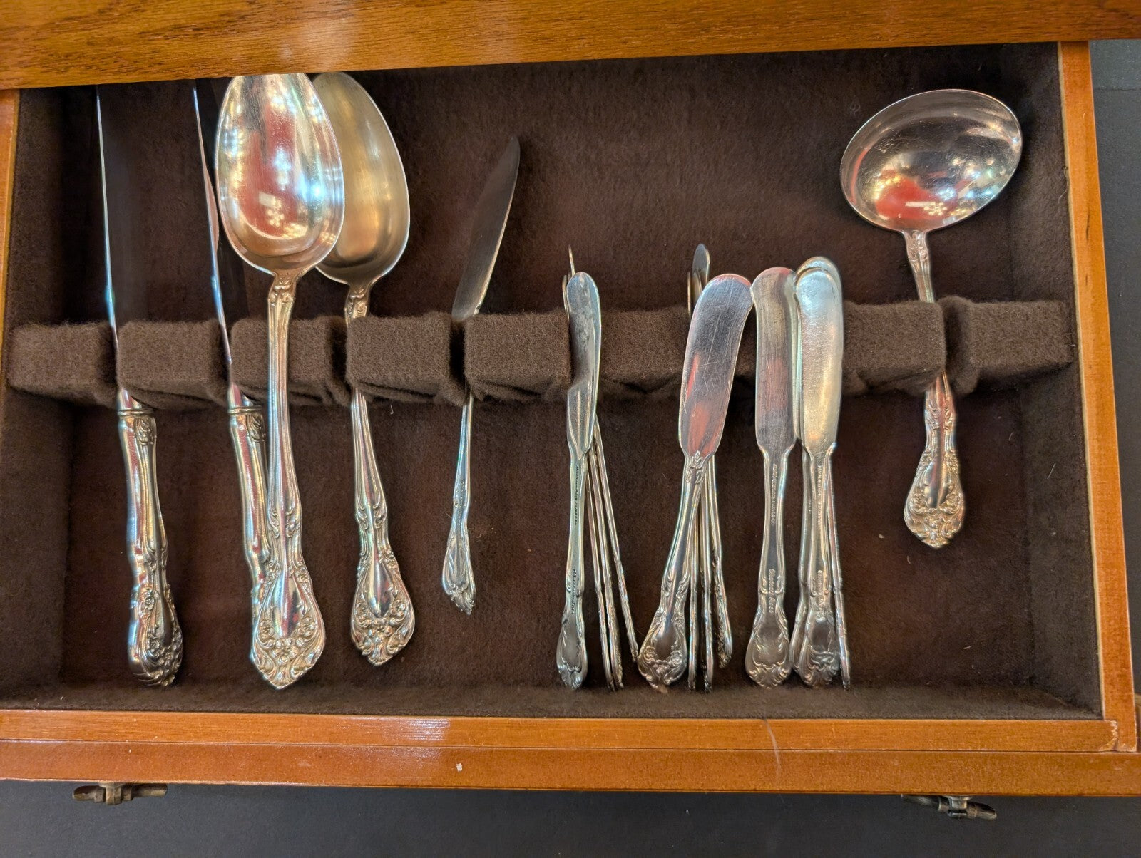 Alvin Sterling Silver Chateau Rose PAT 1940 92 Pieces Chest OVER 90OZ Silverware