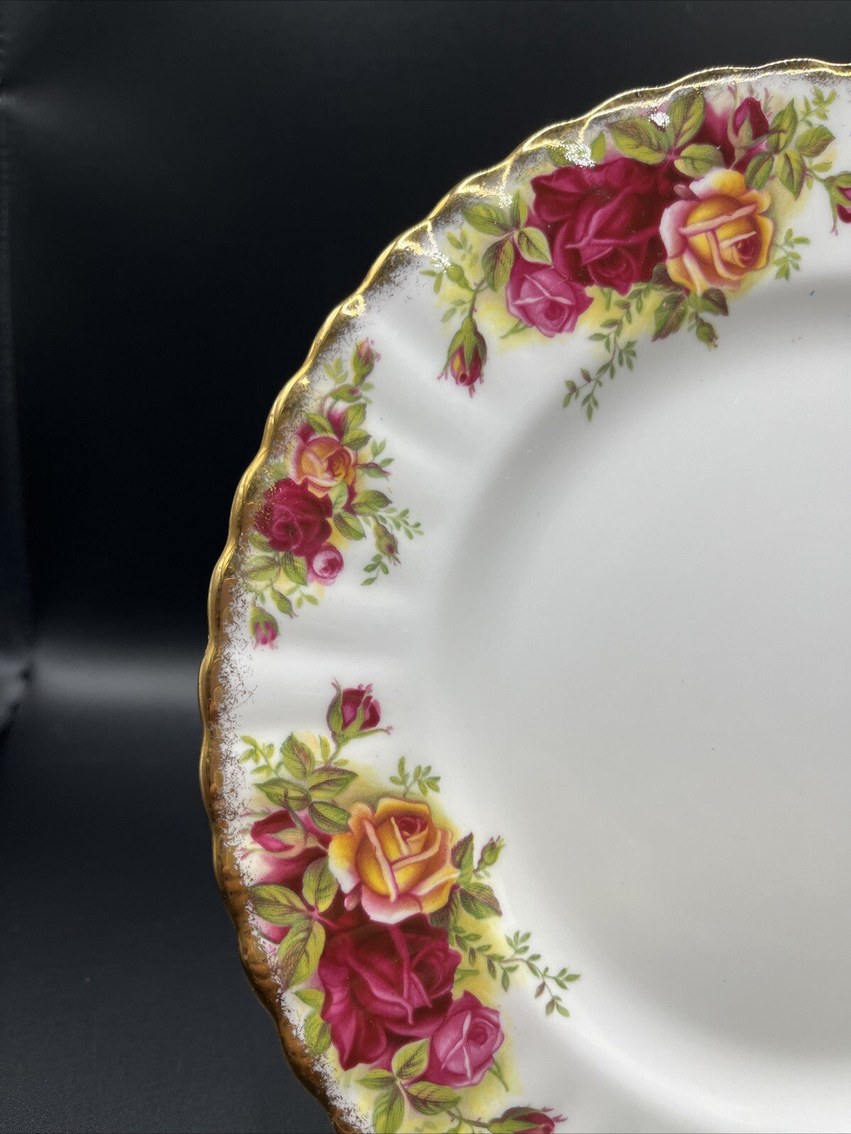 Royal Albert OLD COUNTRY ROSES Salad Plate 8 1/4 Inches ENGLAND