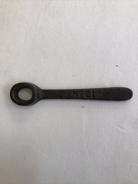 Vintage metal Tool No 21 round  Wrench ?