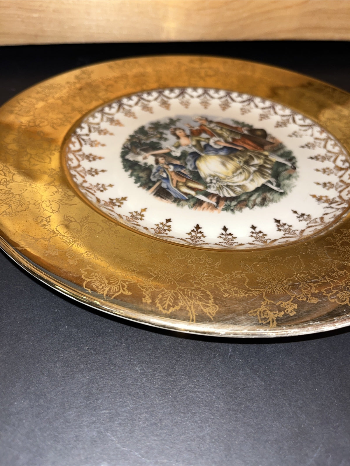 Vintage 1940s USA 10" Porcelain 22k Crest O Gold Plate