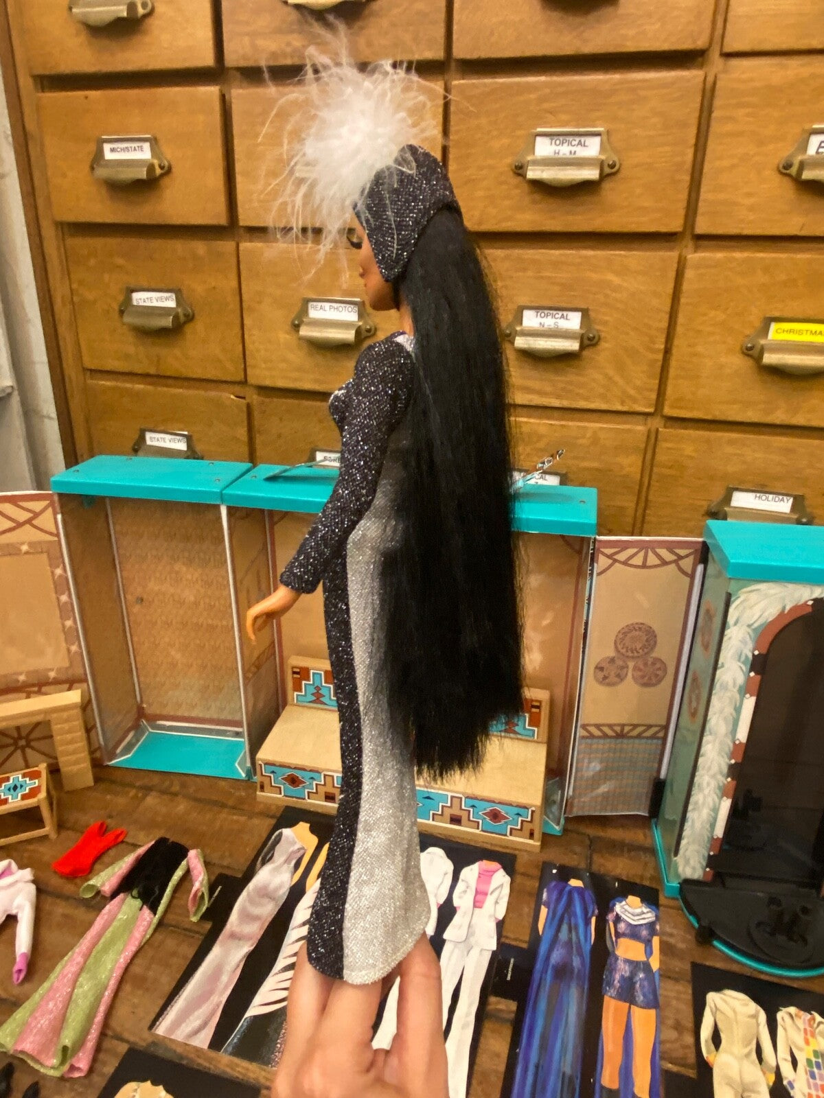 VTG 1976 Chers Dressing Room Dream House W/ Wardrobe Cher Doll Furniture 7 Cards