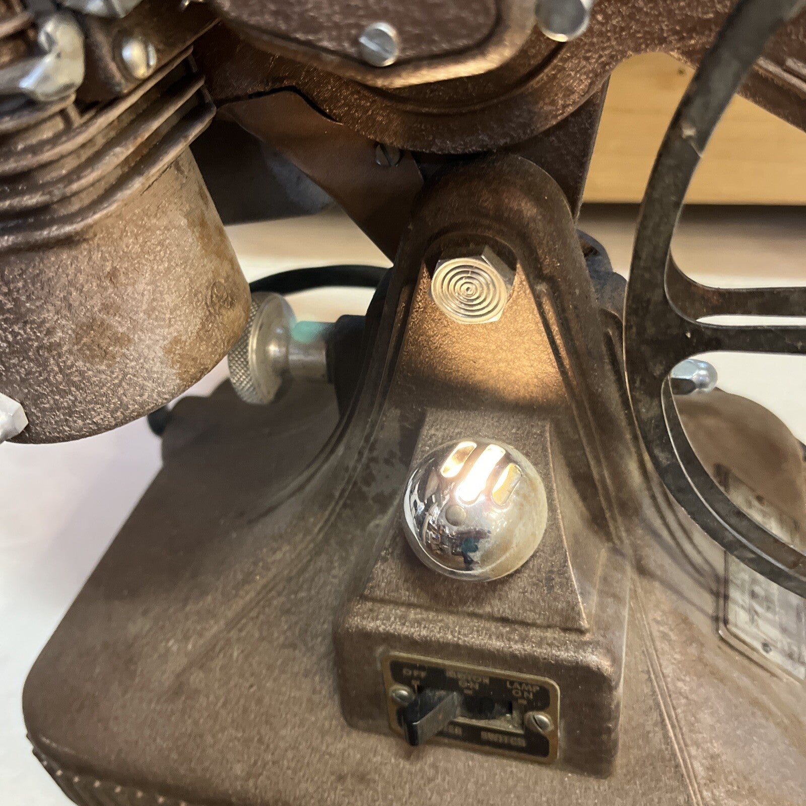 MOVIE PROJECTOR (KEYSTONE) works! ~BEAUTIFULLY DESIGNED  Regal K109 8mm