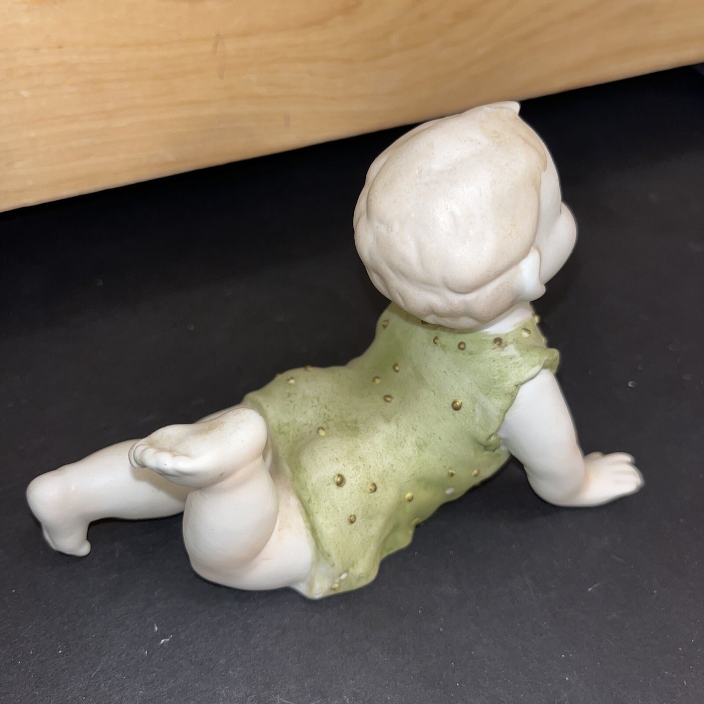 LEFTON Porcelain Piano Baby crawling figurine in romper 5"