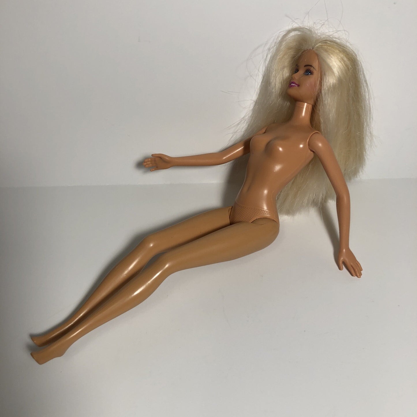 Platinum Blonde Barbie Doll Blue Eyes Hot Pink Lips Articulated Indonesia Toy