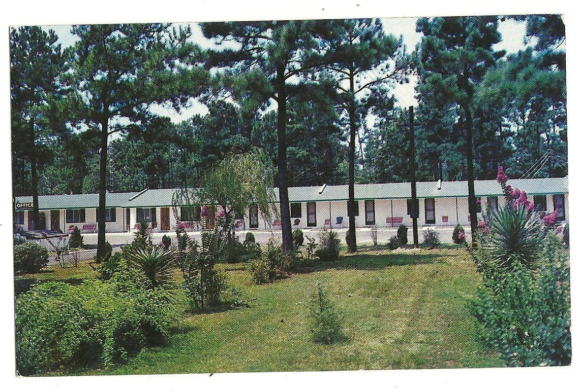 Hunt's Motel Rocky Mount North Carolina NC one story Post Card