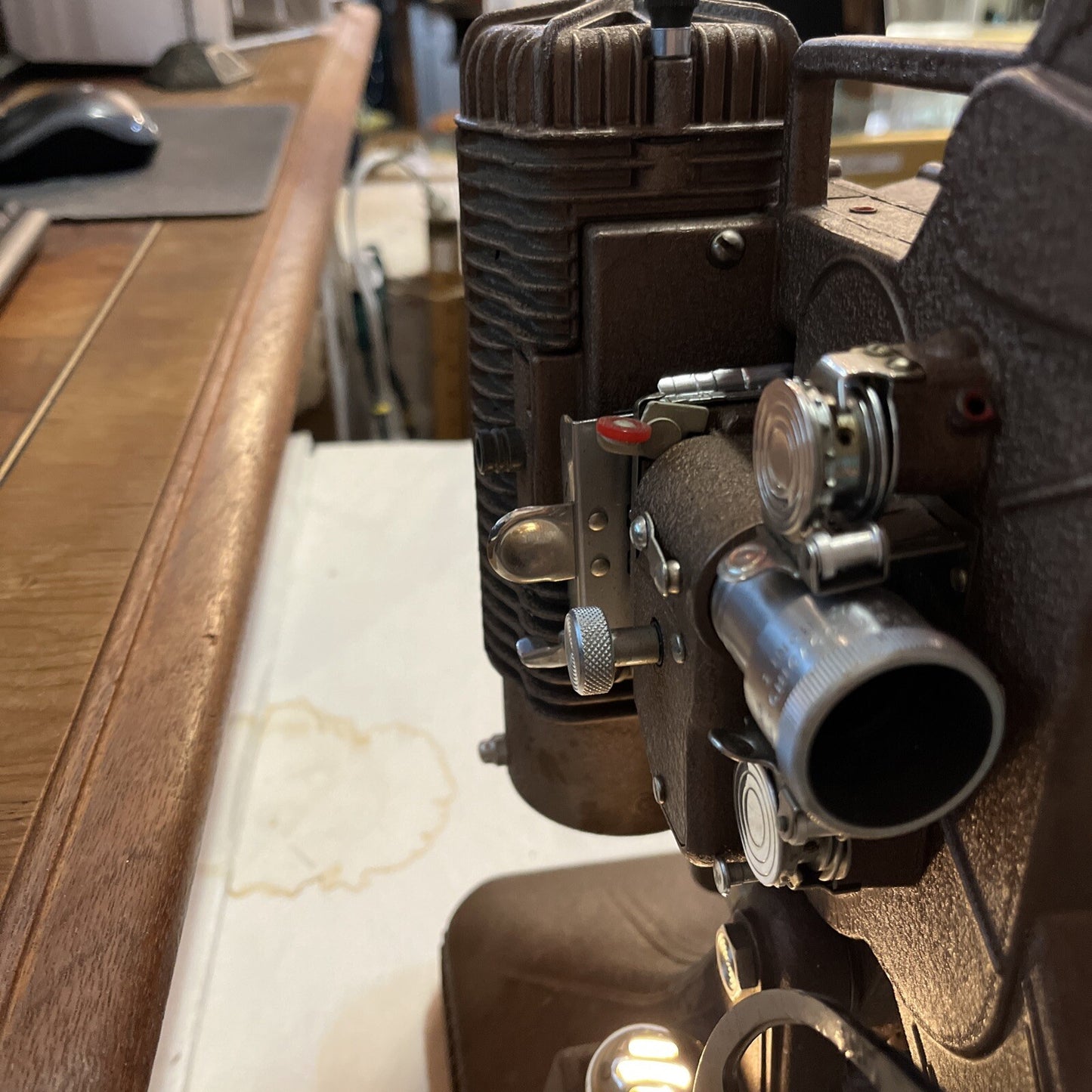 MOVIE PROJECTOR (KEYSTONE) works! ~BEAUTIFULLY DESIGNED  Regal K109 8mm