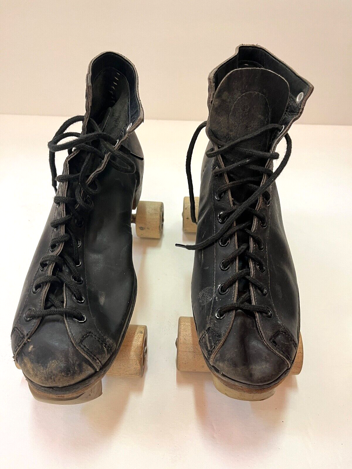 Vintage Roller Skate Ware Bros Black Leather Roller Skates Wood Wheels Box case