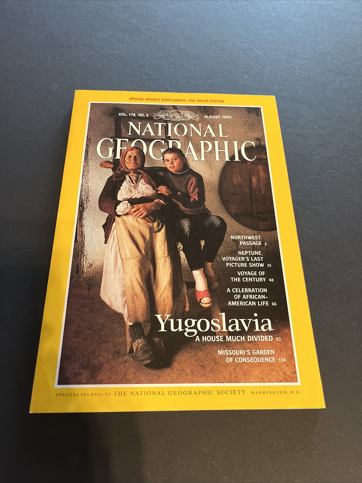 August 1990 National Geographic Magazine "Yugoslavia: A House Much Divided" 
