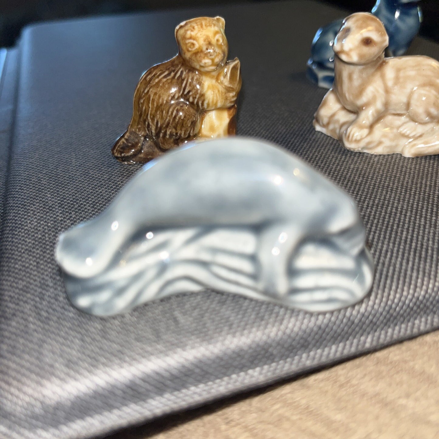 WADE WHIMSY FIGURINE VINTAGE ENGLAND ANIMAL LOT WALRUS SEAL OTTER & BEAVER (4)