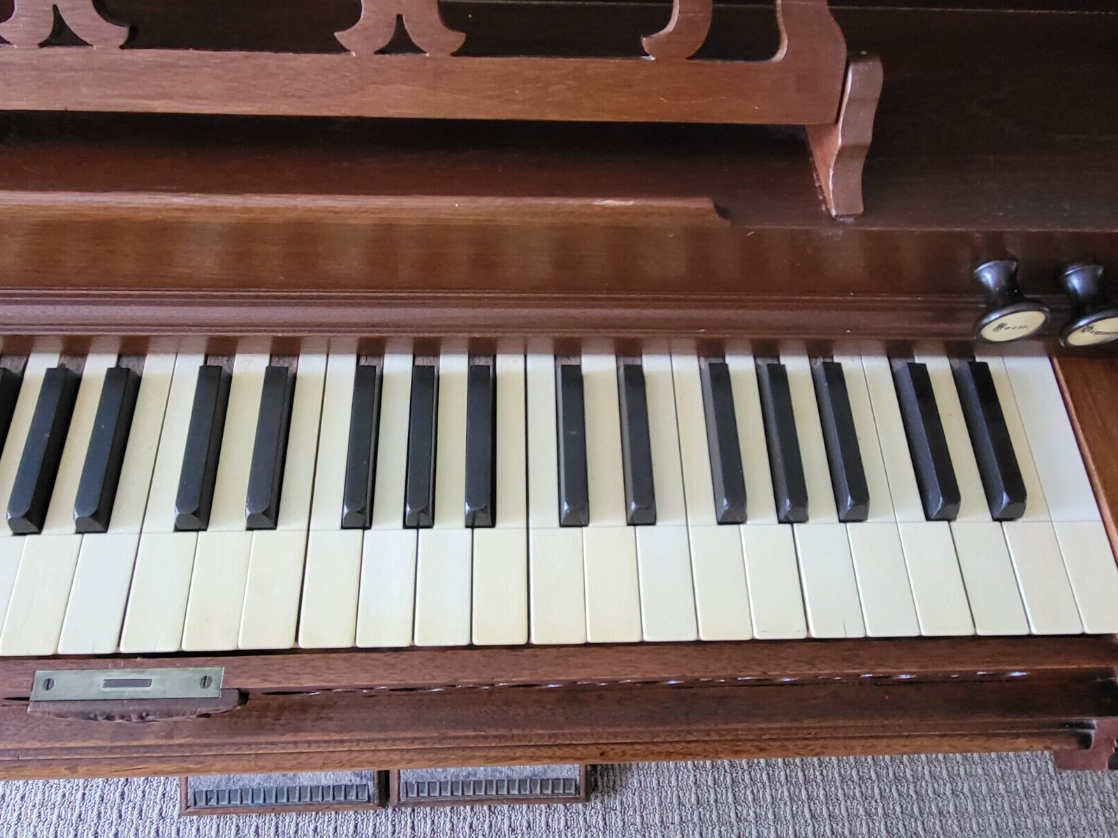 1871 Antique Estey reed organ