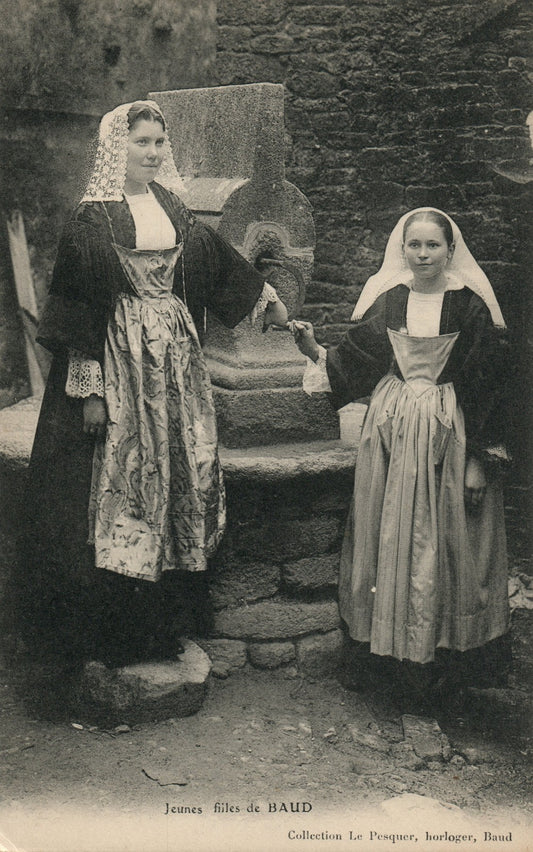 Jeunes Filles de Baud French France Costume Postcard