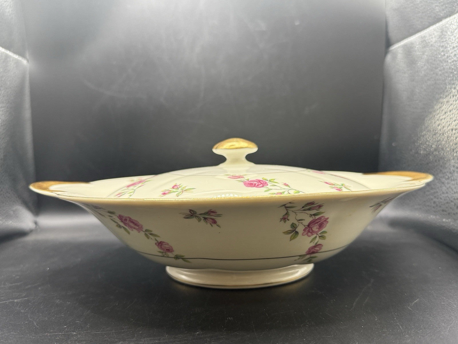 Theodore Haviland Delaware  Pink Roses New York Casserole Dish with Lid