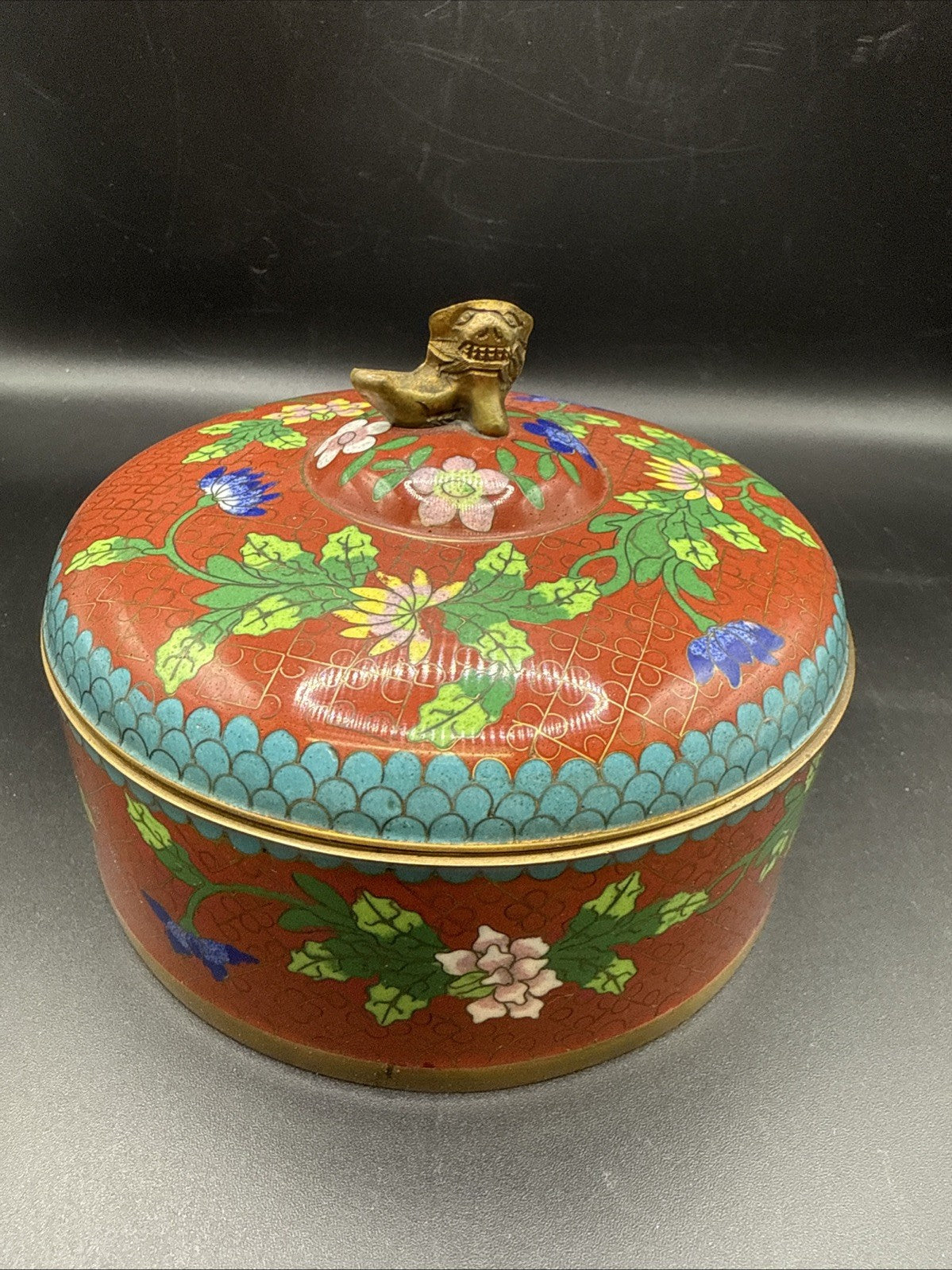 Foo Dog Finial Chinese Enamel Brass Cloisonne Round Box Vintage -5.5  tin red