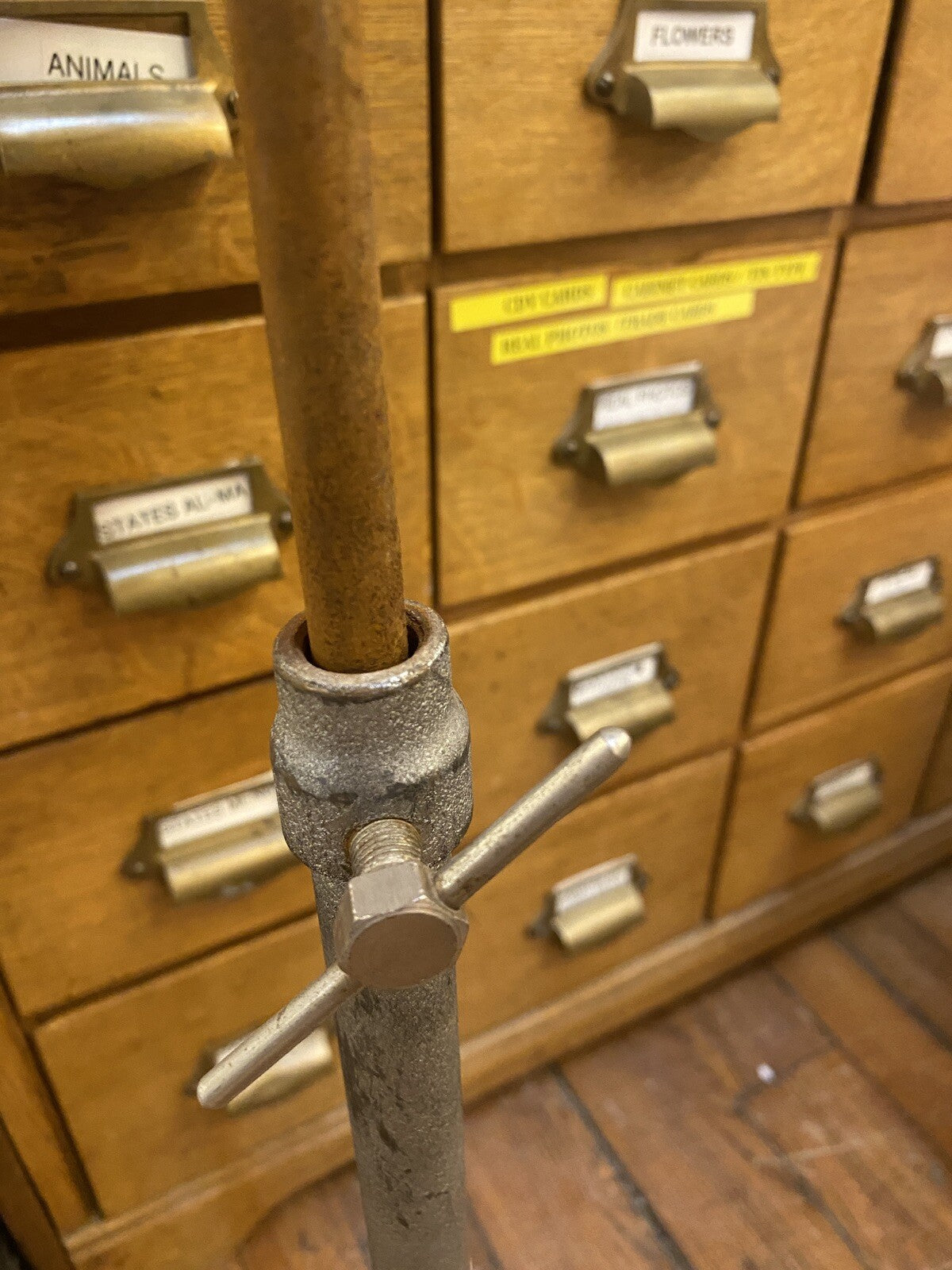 ANTIQUE Vintage Shampoo SHAVING STAND NECK TRAY INDUSTRIAL MEDICAL Cast Aluminum