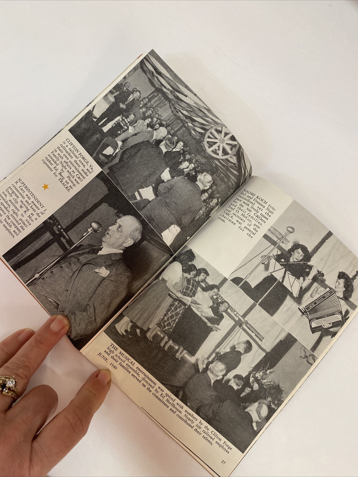 June 1949 TRACKS MAGAZINE CHESAPEAKE & OHIO RAILROAD RR TRAINS  