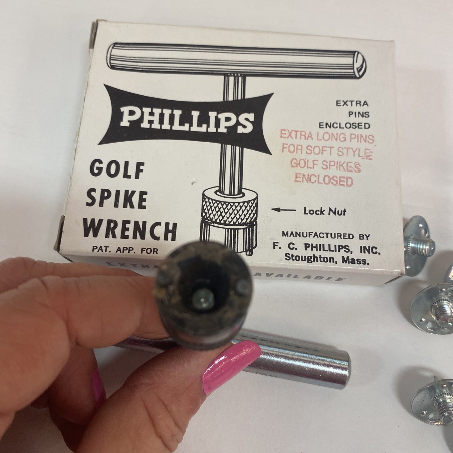 VINTAGE PHILLIPS GOLF SHOES SPIKE WRENCH  22 EXTRA PINS! ORIGINAL BOX 
