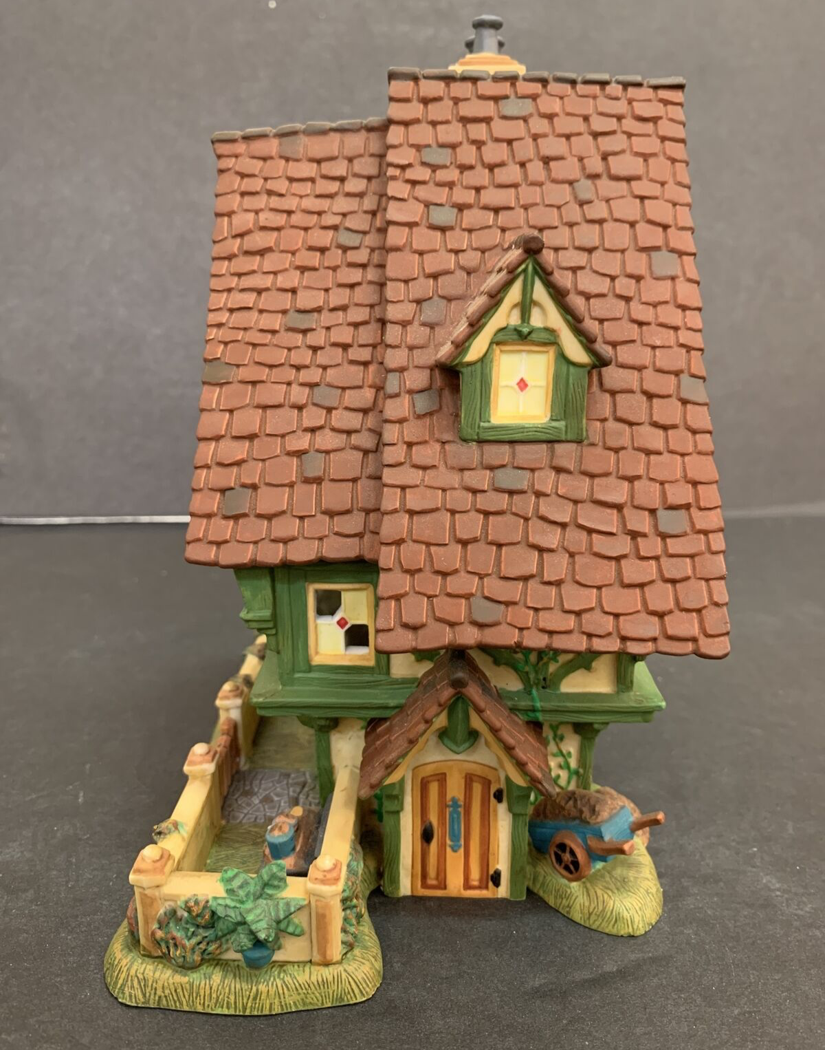 Department 56 Dickens Village - "Hedgerow Garden Cottage"