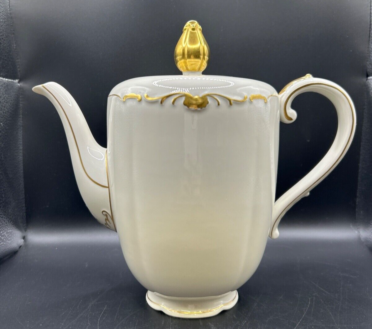 RARE Waldershof Bavaria Germany Tea/Coffee Pot with Lid Cream with Gold Rim