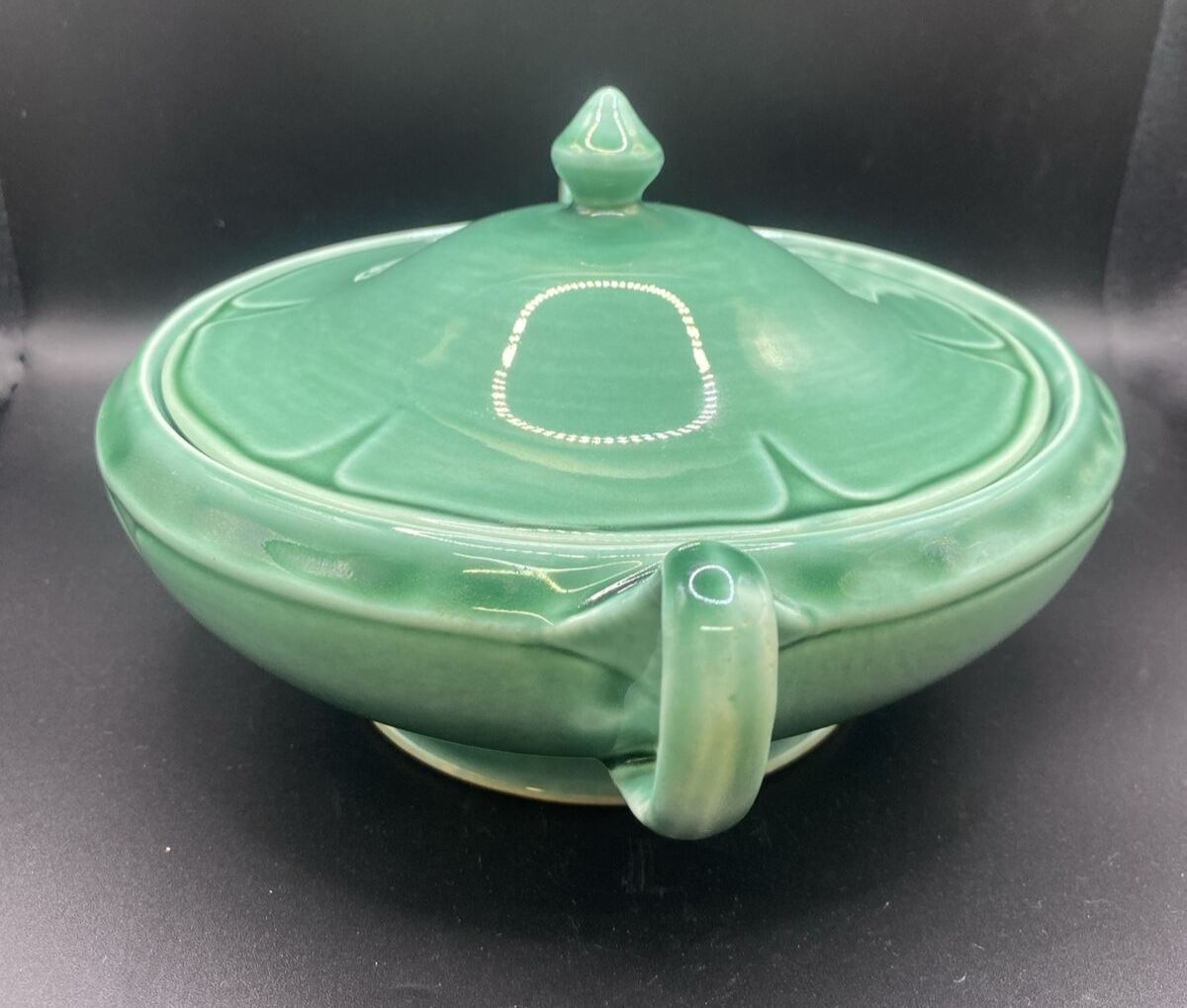1930's Casserole W/ Lid Mount Clemens Petal Medium Green Round  8.25” Petalware