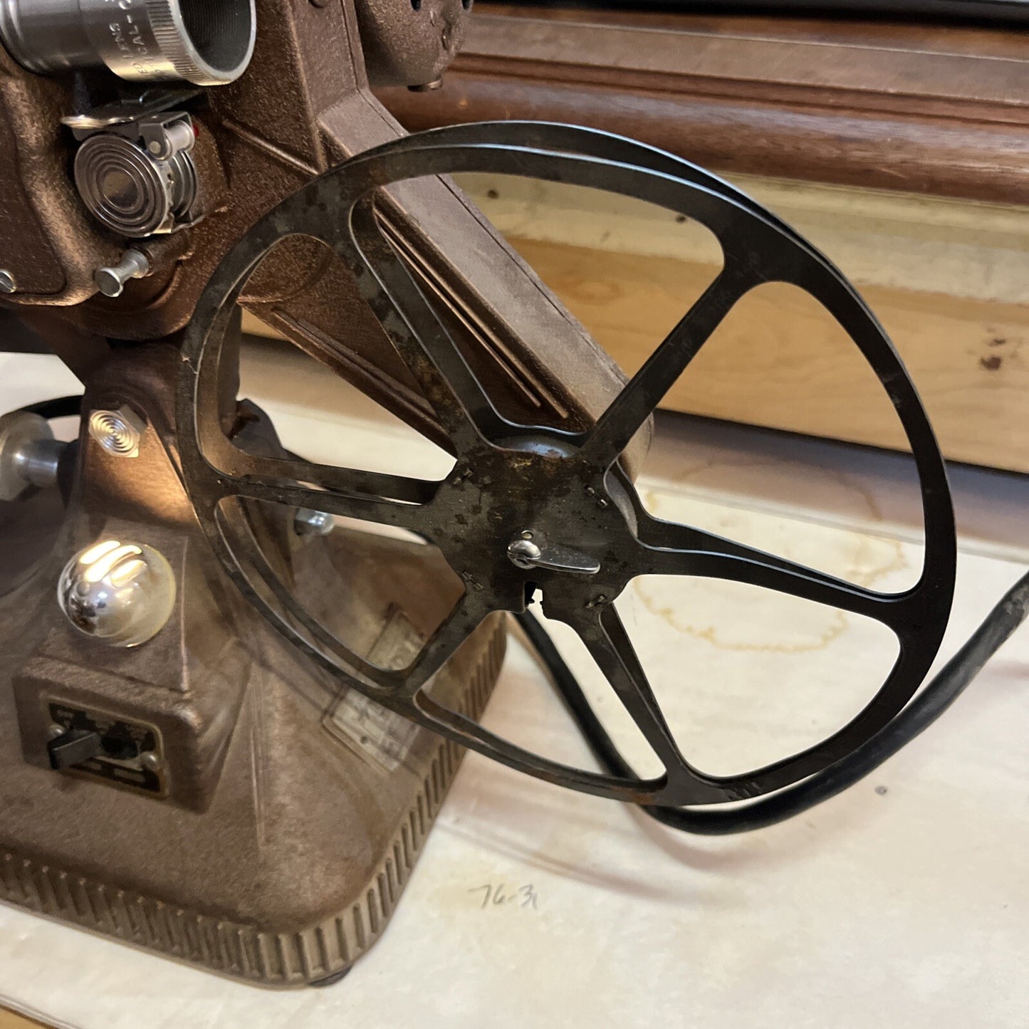 MOVIE PROJECTOR (KEYSTONE) works! ~BEAUTIFULLY DESIGNED  Regal K109 8mm