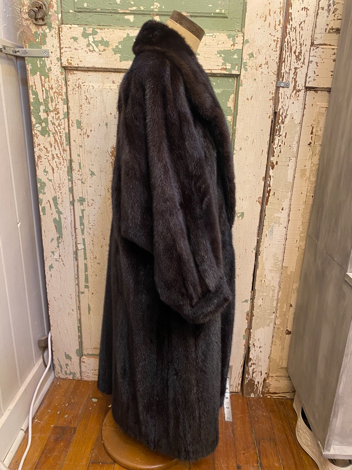 Vintage Brown Fur Authentic Mink Coat Barth-Wind Furs Skokie, Illinois Custom