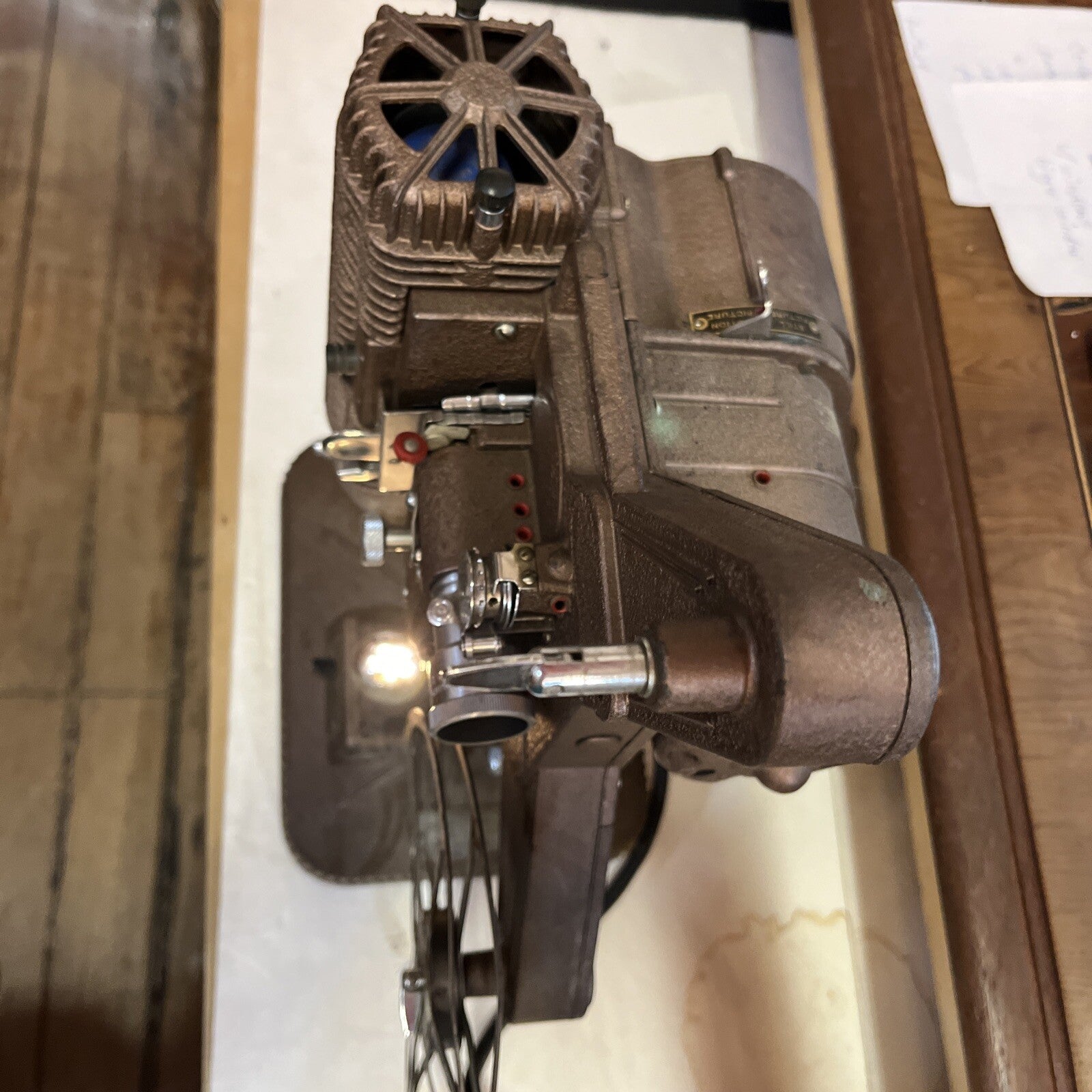 MOVIE PROJECTOR (KEYSTONE) works! ~BEAUTIFULLY DESIGNED  Regal K109 8mm