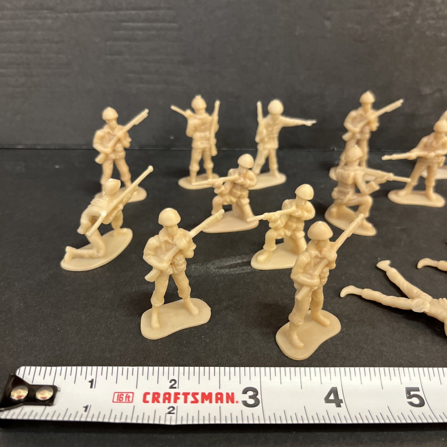 Classic 17 Tan Toy Soldiers plastic 2” army men