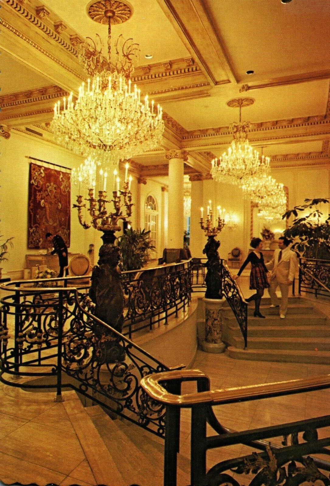 Le Pavillon Chateau-briand Restaurant New Orleans Louisiana Postcard 