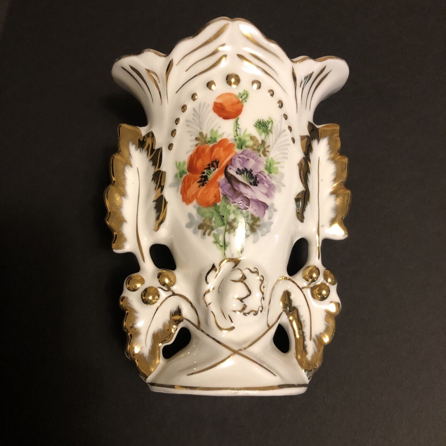 Mogi Das Cruzes Hand Painted Porcelain Vase Brazil 6" tall x 5" wide x 3" deep