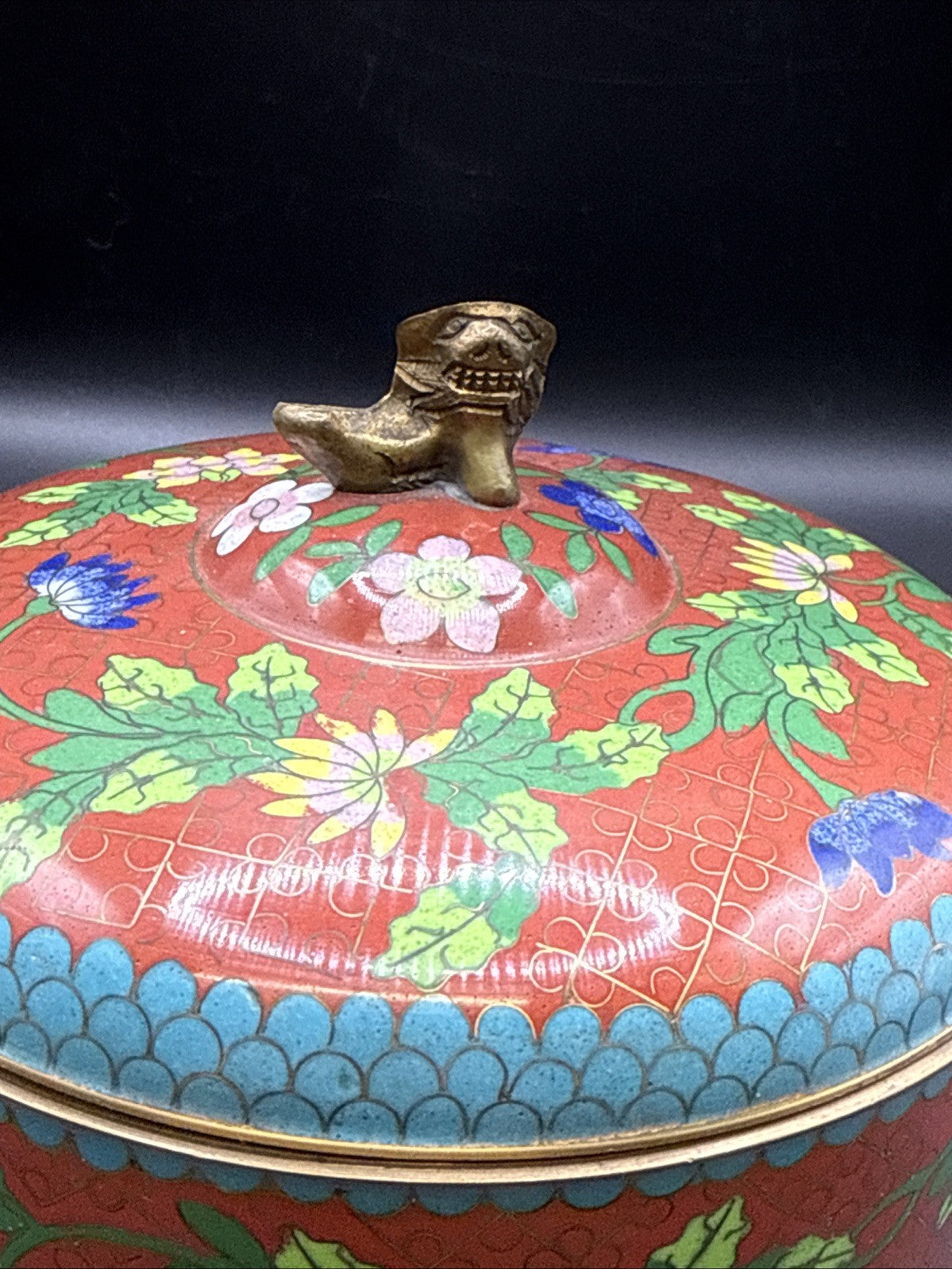Foo Dog Finial Chinese Enamel Brass Cloisonne Round Box Vintage -5.5  tin red