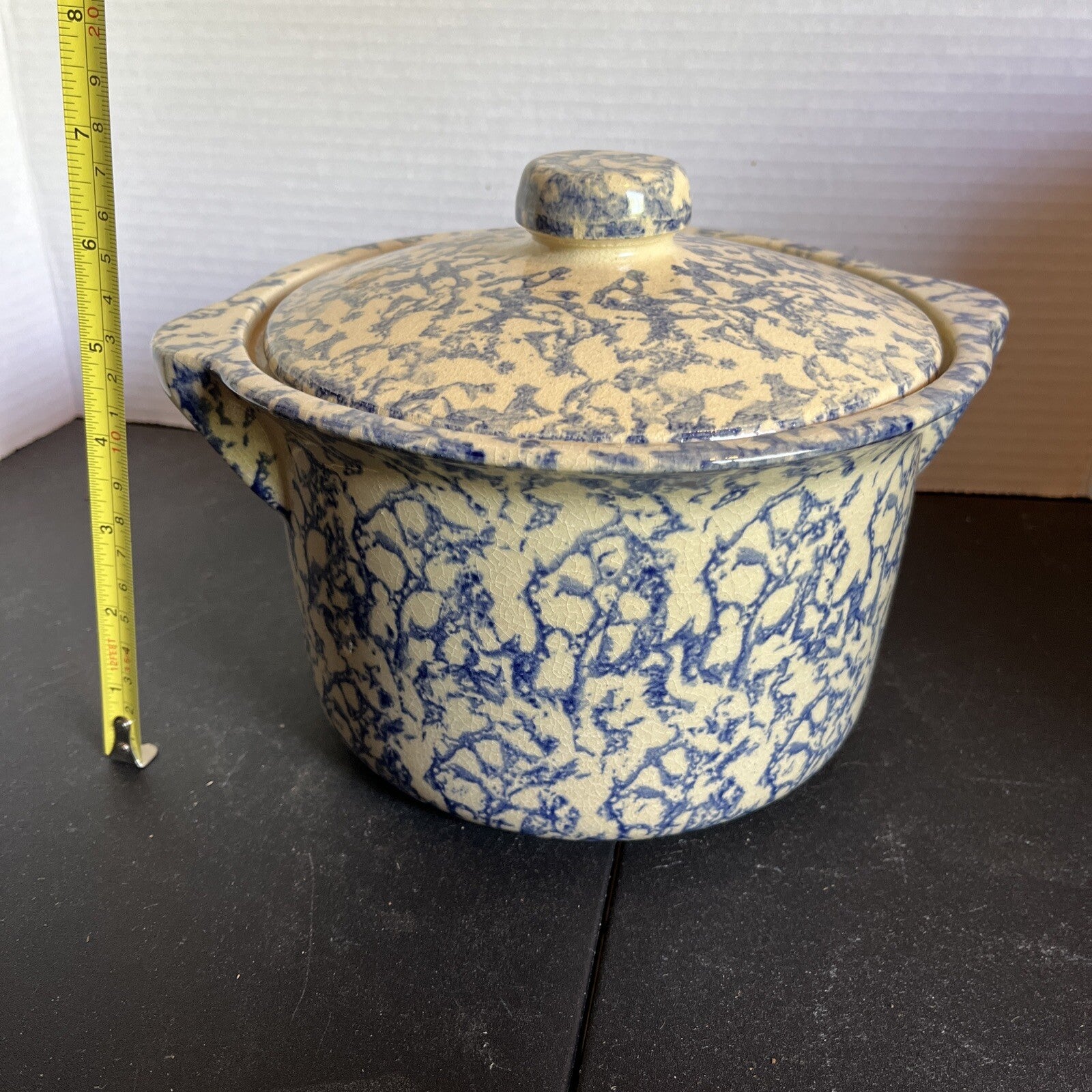 Vintage Spongeware Roseville Ohio Dutch Oven w/lid