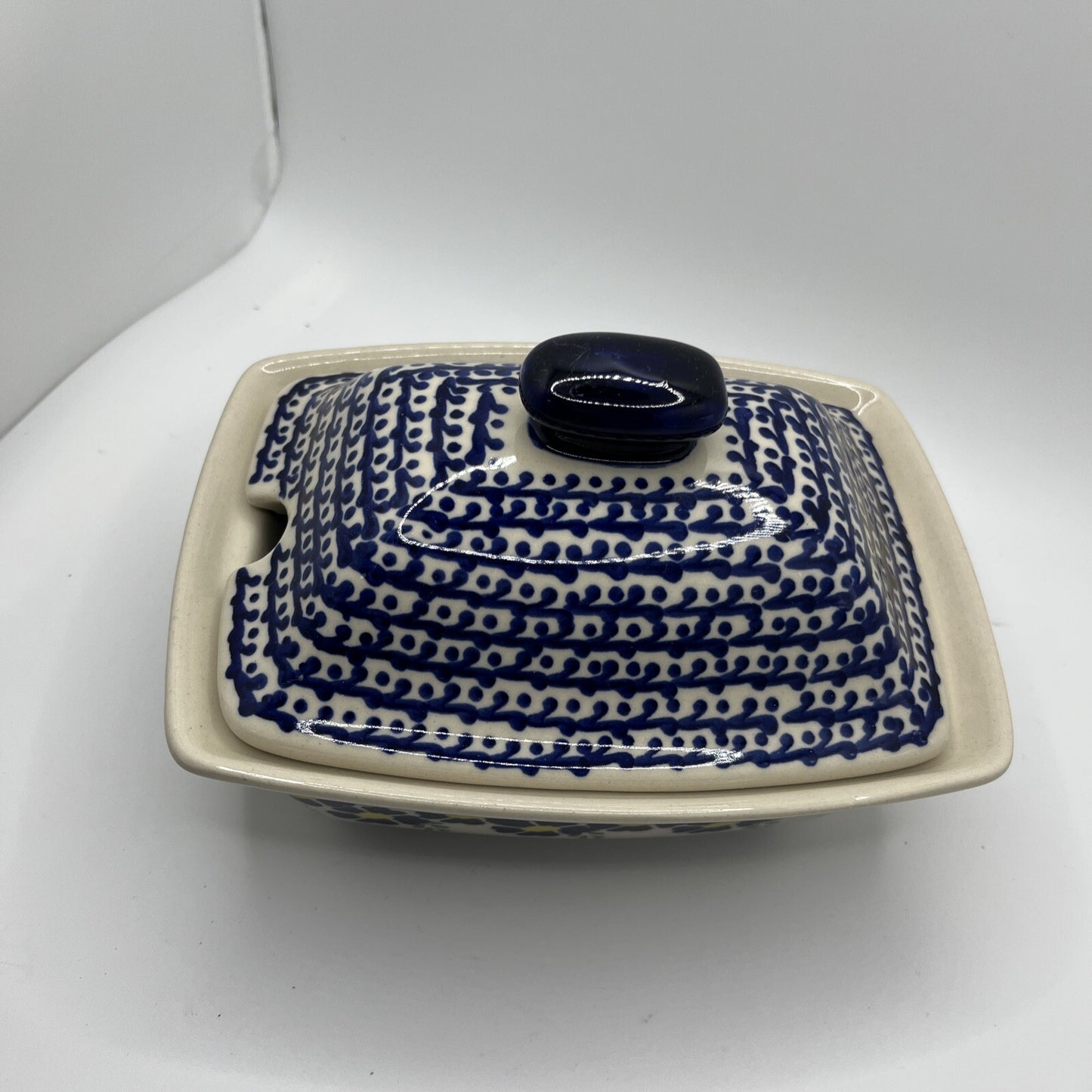 Boleslawiec Polish Pottery Covered Dish w/Spoon Slot 6.75" Yellow/Blue No Spoon